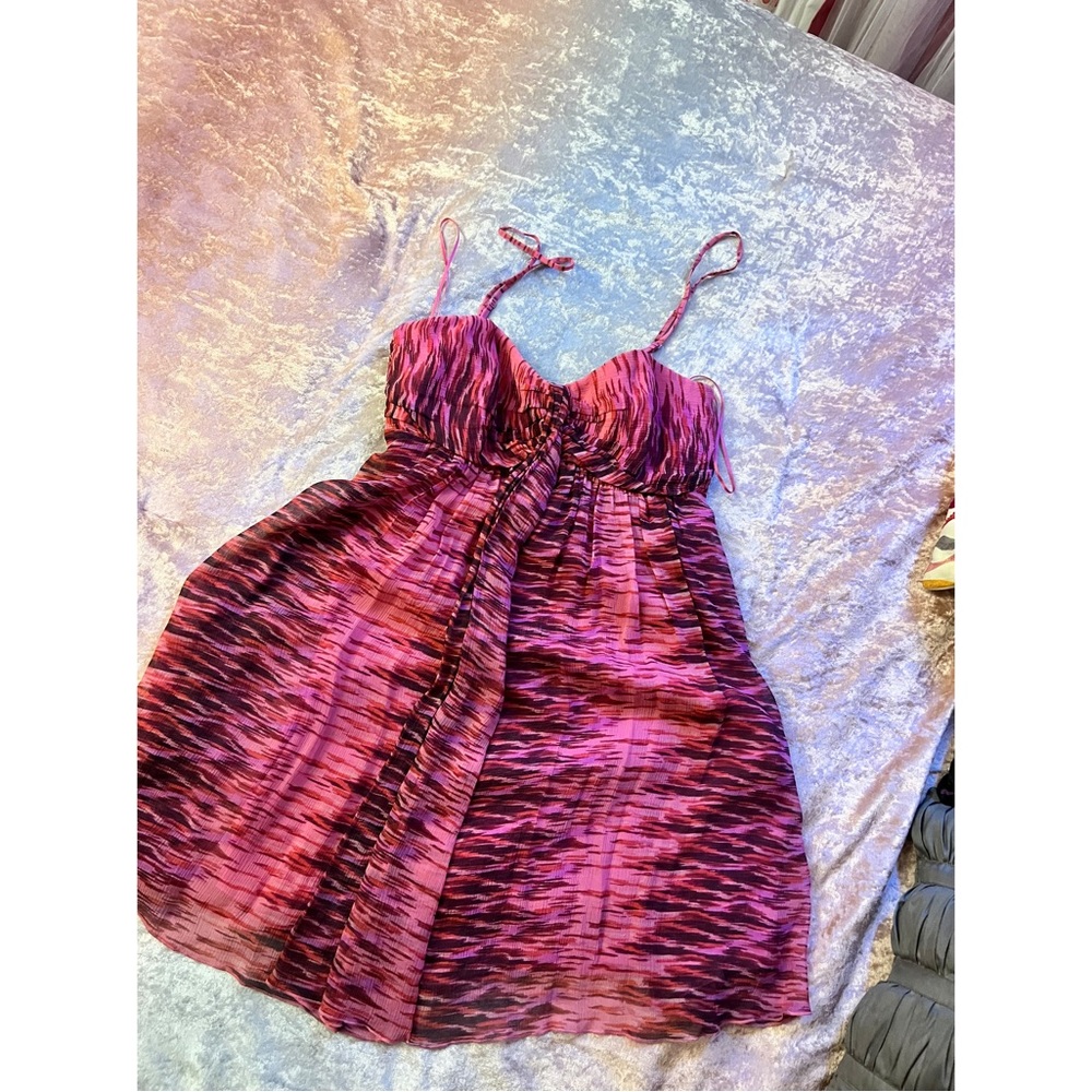 Cute fun party dress. Never worn! 💃🏽🌸